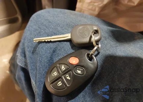 2011 Toyota Sienna Xle from USA, damaged, VIN 5TDDK3DC6BS013627